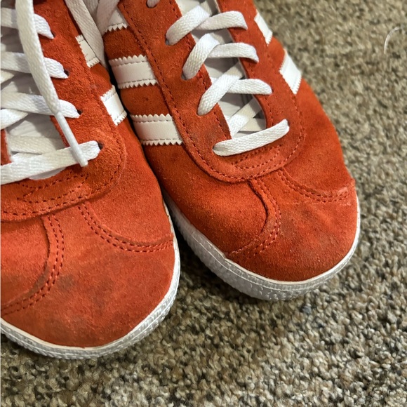 Adidas Gazelle red/orange sneakers size 5 - Picture 5 of 10